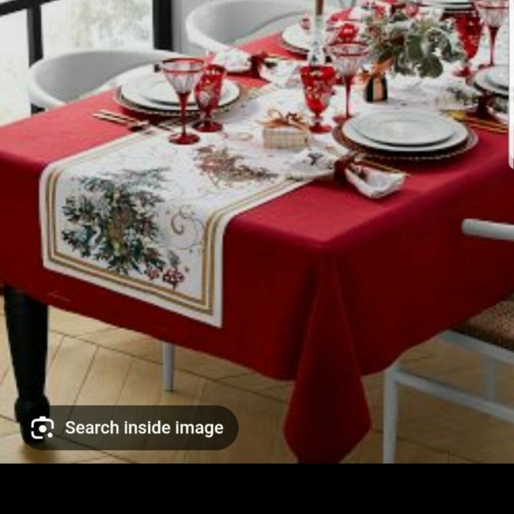 Williams Sonoma Christmas Red Tablecloth 8x5